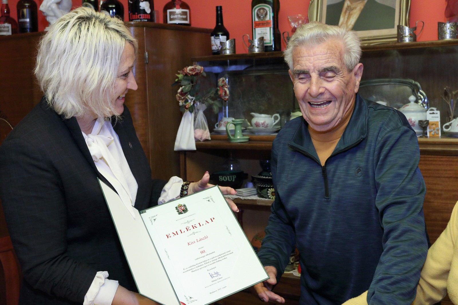 90 éves születésnapján köszöntötték Kiss Lászlót a Puskin utcában